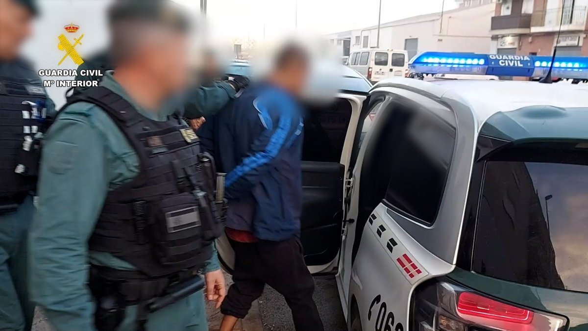 La Guardia Civil detiene a un hombre en Pinoso / Imagen de archivo.

GUARDIA CIVIL
10/10/2023