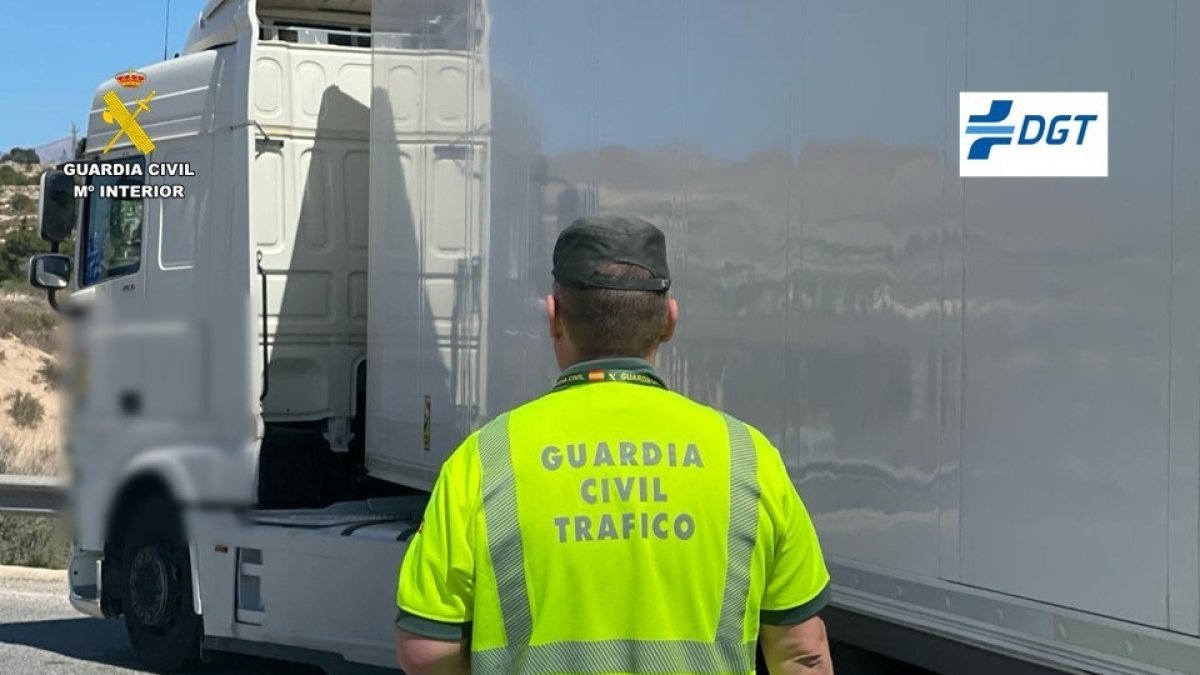 Fotografía de archivo de un guardia civil de Tráfico