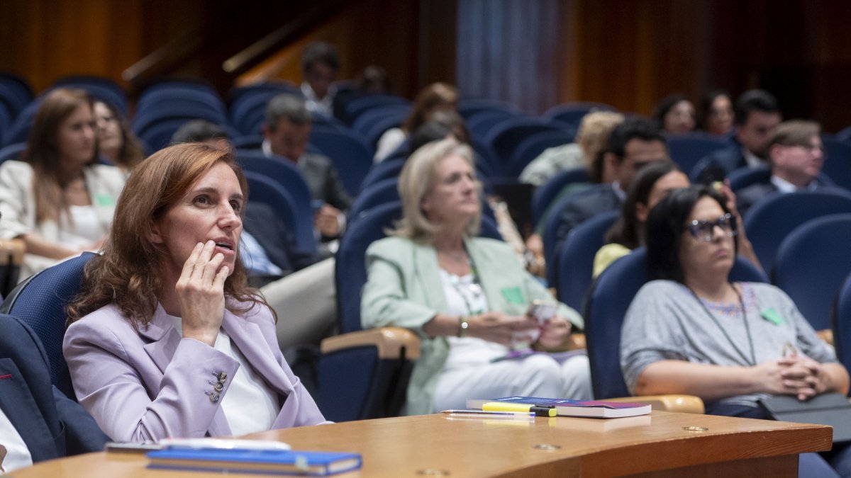 La ministra de Sanidad, Mónica García