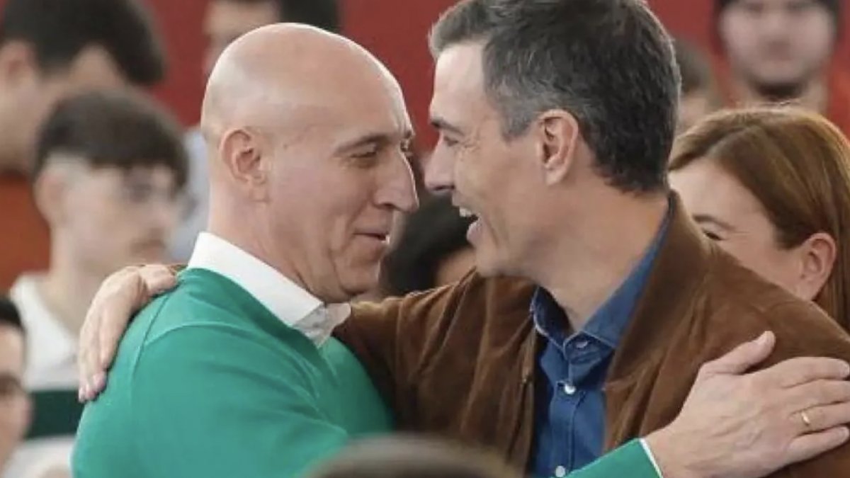 Pedro Sánchez y el alcalde de León, José Antonio Díez