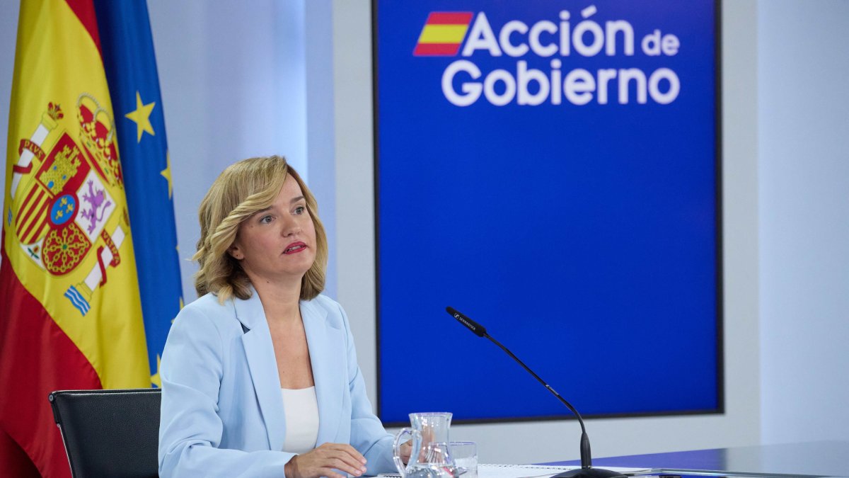 La ministra Portavoz y de Educación y Deporte, Pilar Alegría, durante la rueda de prensa posterior al Consejo de Ministros.