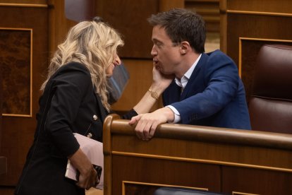 La vicepresidenta segunda, Yolanda Díaz, con Iñigo Errejón