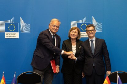 Esteban González Pons, Vera Jourová y Félix BolañosComisión Europea