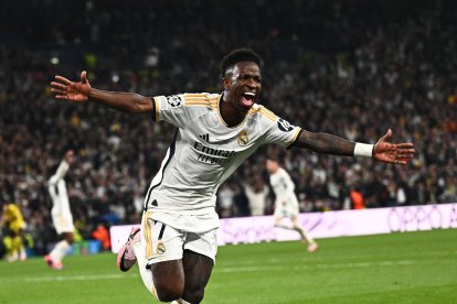 Vinicius celebra su gol en la final de la Champions