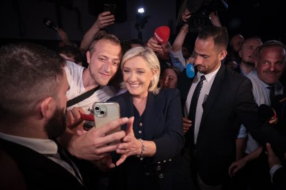 Le Pen celebra su victoria en las legislativas