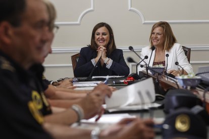 La alcaldesa de Valencia, María José Catalá, y la delegada del Gobierno en la Comunitat, Pilar Bernabé.