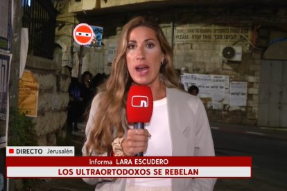 La reportera Lara Escudero en 'Noticias Cuatro'