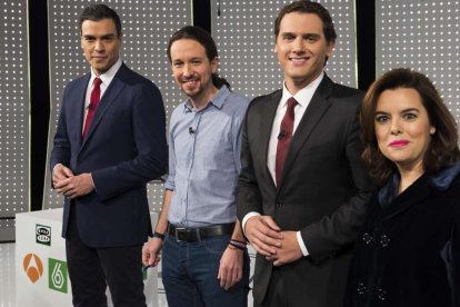 Los cuatro participantes protagonizaron anécdotas en el debate.