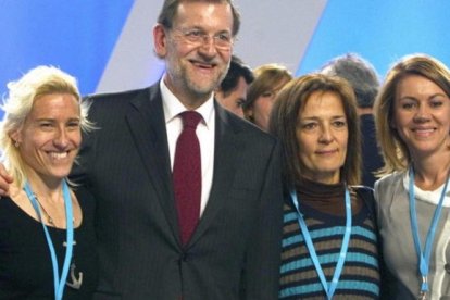 La deportista Marta Domínguez junto a Mariano Rajoy y Maria Dolores de Cospedal.