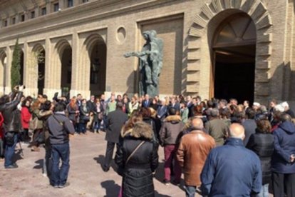 El alcalde de Zaragoza sembró la polémica tras el minuto de silencio en el Ayuntamiento.