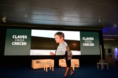 Gloria Serra, presentadora del evento