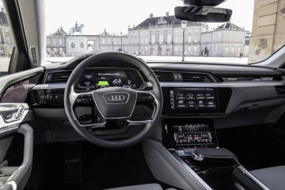 Audi e-tron Prototype-interior