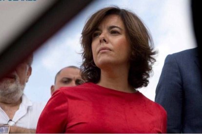 Soraya se adelanta en la carrera para suceder a Rajoy.