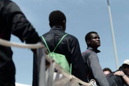 Llegada de inmigrantes del barco Aquarius al puerto de Valencia