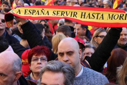 Manifestación de Vox ante el Palau de la Generalitat.