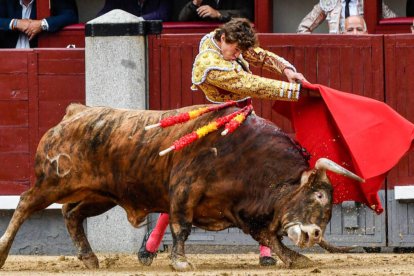 San Isidro 12ª. Tarde entretenida de novillos y novilleros, pasada por agua