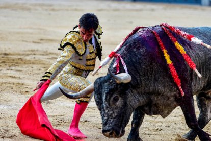 22ª San Isidro. Ni una oreja, solo ovaciones, y nadie se aburrió con los Escolar