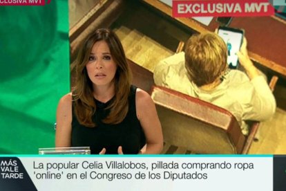 Villalobos, con su inseparable tablet.