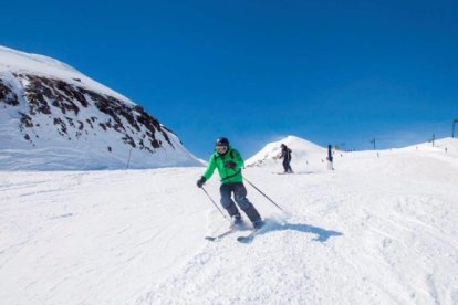 Las últimas nevadas caídas en toda la península dejaron suficiente espesor para aguantar unos meses.