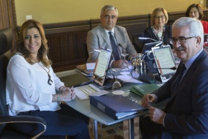 Susana Díaz preside una reunión del gobierno andaluz.