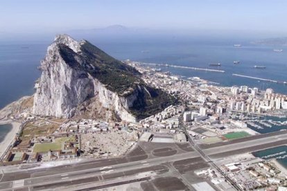 Gibraltar: Táctica de sentimiento y disfraz