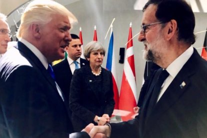 Rajoy se vio este jueves por primera vez con Trump en la cumbre de la OTAN.