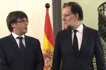 Puigdemont y Rajoy, en Barcelona en agosto tras el atentado en Las Ramblas
