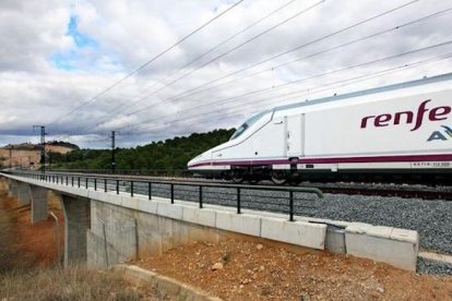 Renfe pondrá a la venta este viernes otros 25.000 billetes AVE a 25 euros