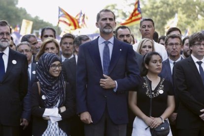 Los analistas coinciden en que el Rey hizo bien en estar en Barcelona, a pesar de todo.