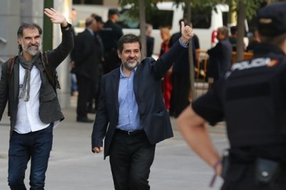 Los líderes de Ómnium y ANC, Jordi Cuixart y Jordi Sánchez, este lunes en la Audiencia Nacional.