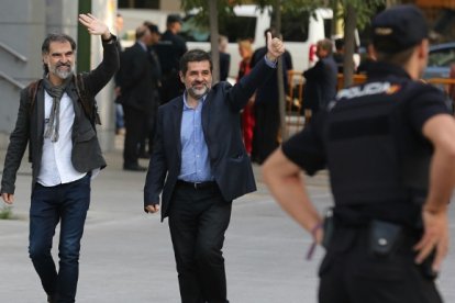 Cuixart y Sánchez, llegando al tribunal