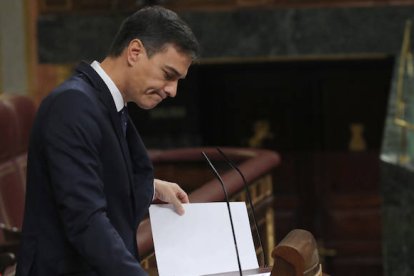 Sánchez tira de empleo público para mantener el ritmo