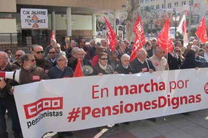 Una de las manifestaciones de pensionistas, encabezada por CCOO