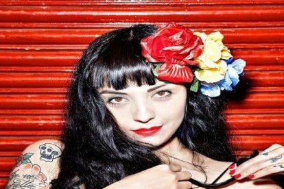 El topless de Mon Laferte para protestar contra la violencia en Chile