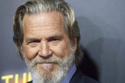 Jeff Bridges se vuelve a meter en el papel de ‘El Nota’ (El Gran Lebowski) para dar una triste noticia