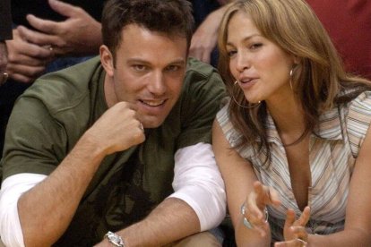 Ben Affleck y Jennifer López durante un evento en los años 2000.