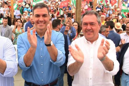 Pedro Sánchez y Juan Espadas