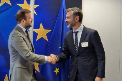 El comisario europeo de Medio Ambiente, Virginijus Sinkevičius, recibe en Bruselas al portavoz del Gobierno de la Junta de Andalucía, Ramón Fernández-Pacheco.