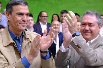 El presidente del Gobierno y secretario general del PSOE, Pedro Sánchez, junto al secretario general del PSOE de Andalucía, Juan Espadas, en un acto en Jaén.