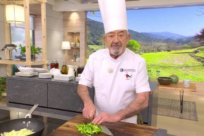 Karlos Arguiñano habla en redes de programas como 'Masterchef'.