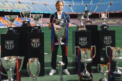 La despedida de Rakitic con los 13 títulos que ha ganado en el Barça.