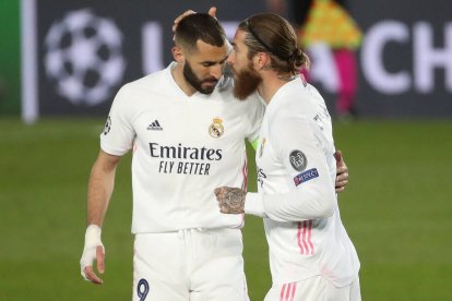 Benzema y Sergio Ramos, en un partido de la presente temporada con el Real Madrid.