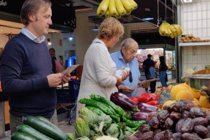 Natxo Bellido en el Mercado Central de Alicante