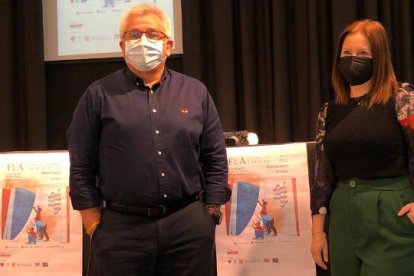 Antonio Manresa y Macarena Regueiro durante la presentación de la Feria del Libro de Alicante