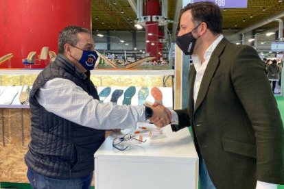 Pablo Ruz ha visitado a los empresarios ilicitanos en Futurmoda