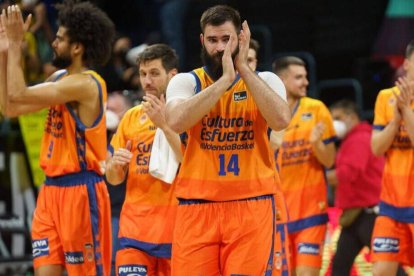 Imagen de los jugadores del Valencia Basket tras un partido - EFE