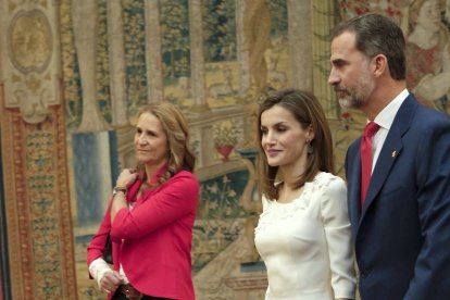 La Infanta Elena, la Reina Letizia y el Rey Felipe, en una imagen de archivo.