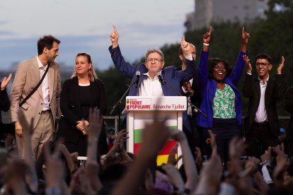 La izquierda francesa celebra el resultado