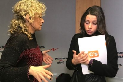 Inés Arrimadas junto a Mònica Terribas.