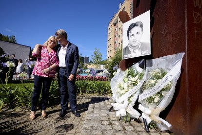 Alberto Núñez Feijóo y Mari Mar Blanco, en el homenaje tributado a Miguel Ángel Blanco en Ermua.